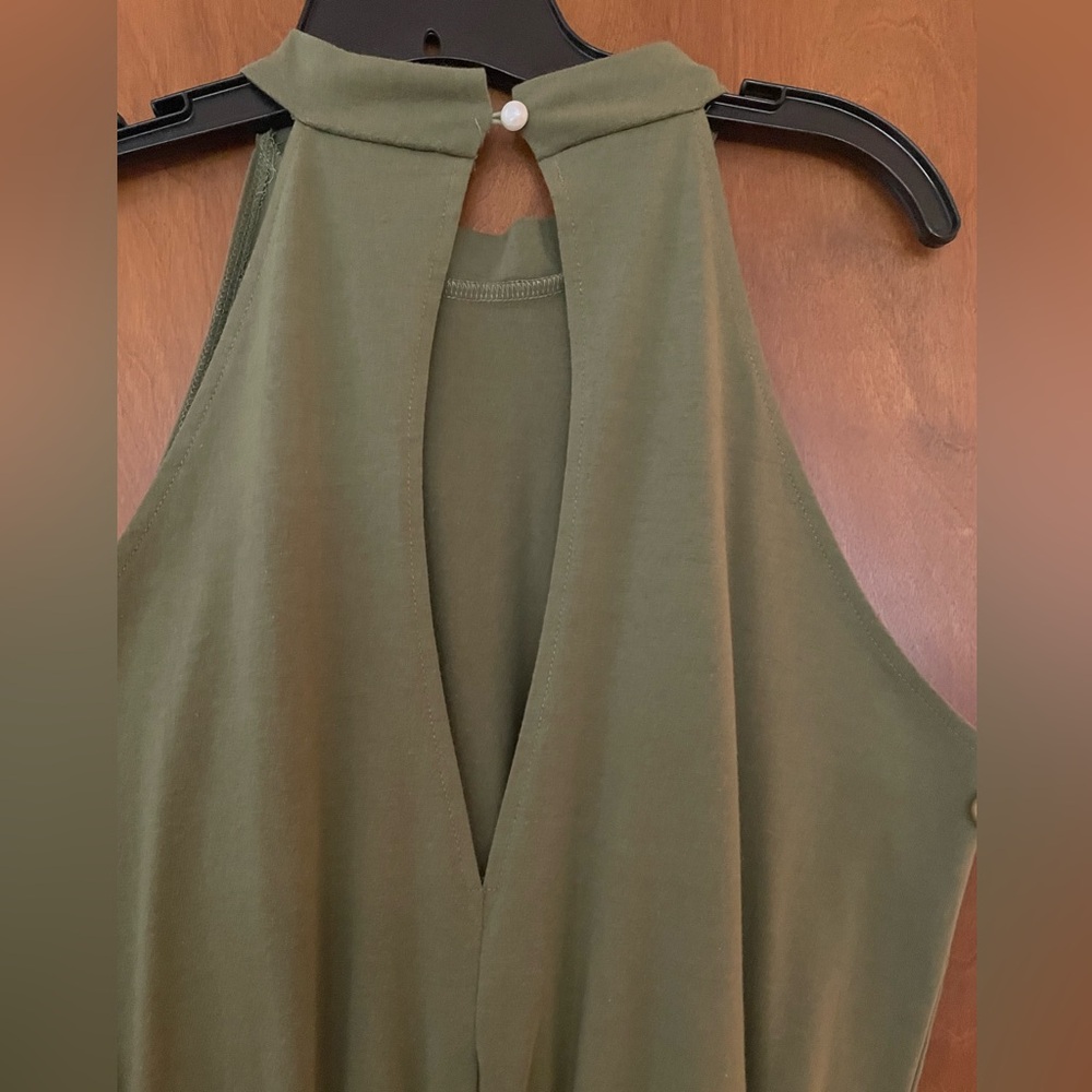 Green Sleeveless Romper - Picture 4 of 4